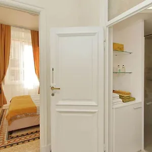  Appartamento Elegant In The Heart Of Rome-navona Area