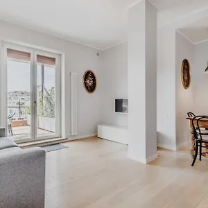  Appartamento L'attico Con Terrazza In Corso Francia